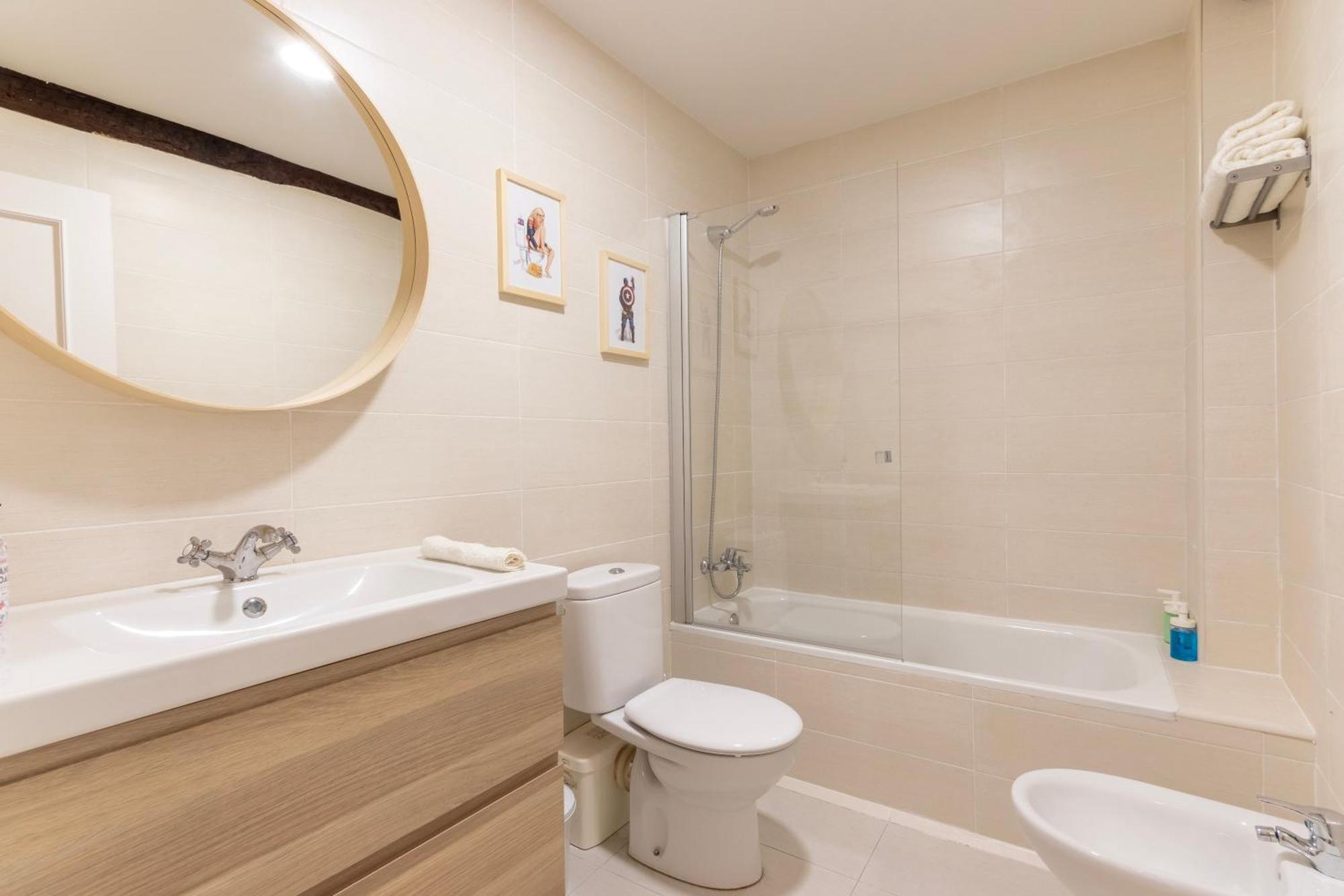Precioso Apartamento Con Entrada Autonoma En El Casco Viejo Bilbao Buitenkant foto